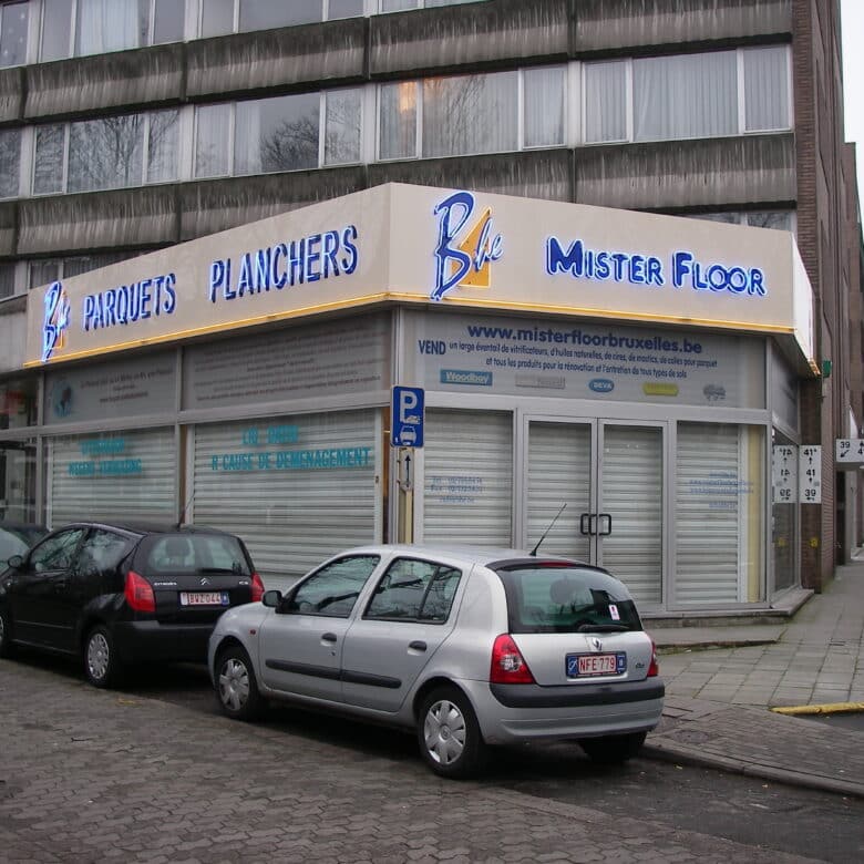 2006-Vitrine finie BHE Mister Floor